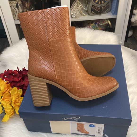Sz 7 Arden Basket Weave Cognac Block Heeled Boots NEW POSHMARK - Picture 8 of 10